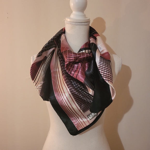 Scarf (NWOT) - Picture 2 of 6